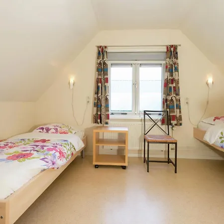 Holiday home Quietly Located In With Enclosed Garden *