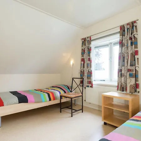 Quietly Located In With Enclosed Garden בית נופש אמסט